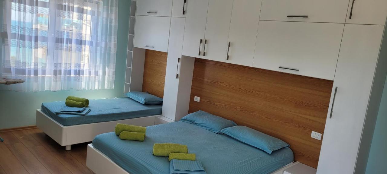 Sea View New Apartment Дуррес Екстер'єр фото