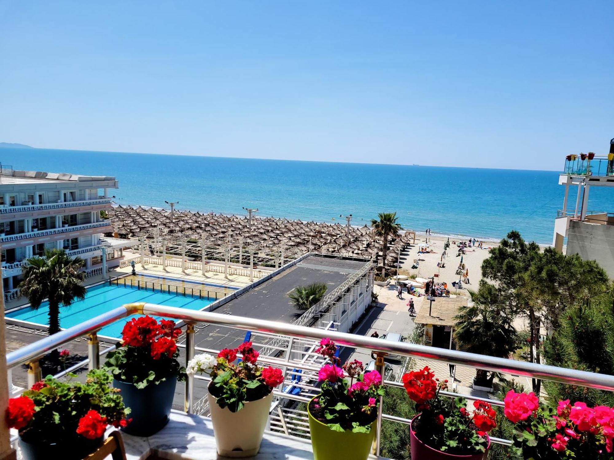 Sea View New Apartment Дуррес Екстер'єр фото